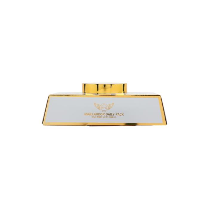 a gold plated rectangular money clip with a white background and the words hollywood desk