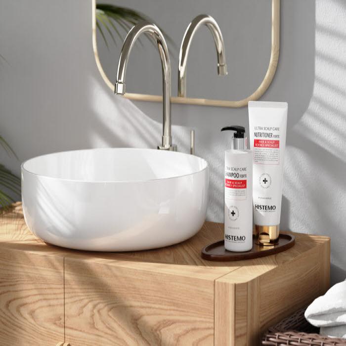 Nutritional pack used with the scalp and hair together(Right one)