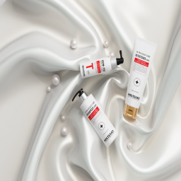 Nutritional pack used with the scalp and hair together(Right one)