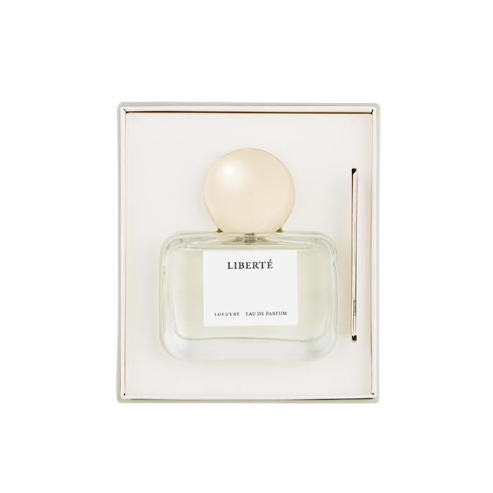 LOEUVRE’s parfum collection begins with the strong but warm sunshine of the Mediterranean sea and flourishing nature that southern France has. 
Each scent expands with inspirations from magnificent arts in poem, novel, music, movie and more. 
It is flavored by fine fragrance flavorists who have produced famous overseas luxury parfums for a long time.