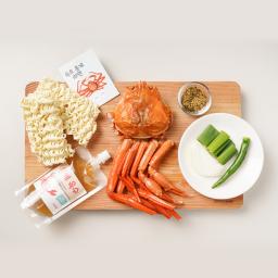 Includes a whole red snow crab, Korean mussels, rich crab broth seasoning, dried garnish pack, and chewy ramen noodles, everything you need for a full, hearty meal.