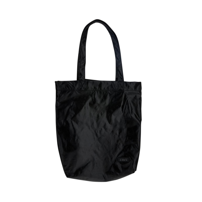 black tote bag