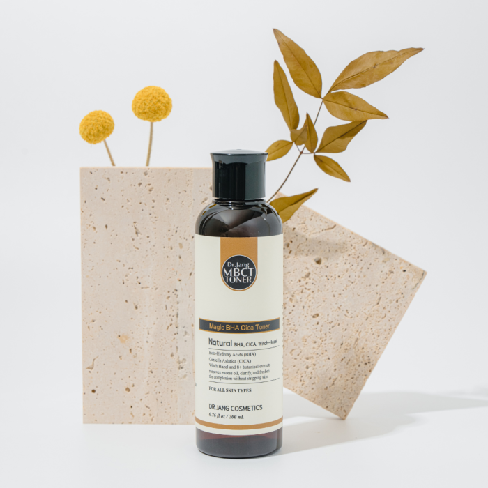 A daily toner specifically for pores that keeps damaged skin and pores healthy and clean with natural BHA and CICA.