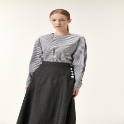 Denim skirt with button on side yoke
36" length
True to size