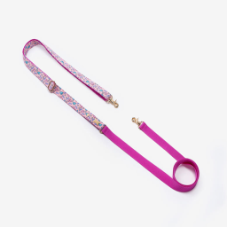 Made of waterproof coating 450D polyester, resistant to scratches and stains.

Can use both hands freely by wrapping the print part around shoulder or waist.