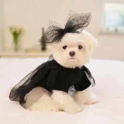 It is made of cotton that is less wrinkled than regular cotton and has a very soft touch.