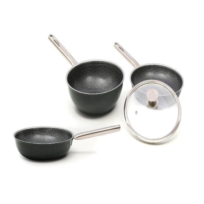 It is a product with a stainless steel bottom method based on etching techniques made with Kim's Cook's long-term research and development.
It is a premium product that brings only the advantages of stainless steel and ceramic coating pans with patented technology.