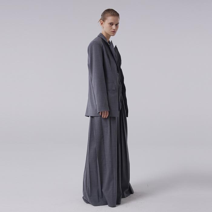 Detachable Wire Collar Tailored Jacket, the brand's signature jacket, available in black, ivory, gray, and beige
