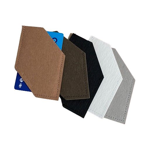 This product does not tear and can be used more lightly than leather.