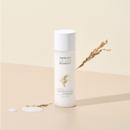 High concentration 2-in-1 clear essential toner that gently cleanses skin texture and adds nutrition and transparency with rice from clean areas