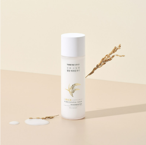 High concentration 2-in-1 clear essential toner that gently cleanses skin texture and adds nutrition and transparency with rice from clean areas
