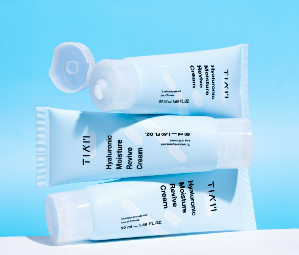 Moisture cream that activates moisture energy and elasticity