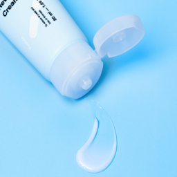 Moisture cream that activates moisture energy and elasticity