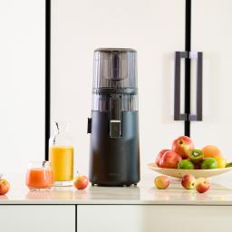 Patent technology that allows the auger to squeeze every single drop of juice. The multi screw system is an all-in-one filter that can be used for all ingredients without exchanging filters. It's also makes it more easy and convenient to clean and assemble. Large hopper for batch juicing.