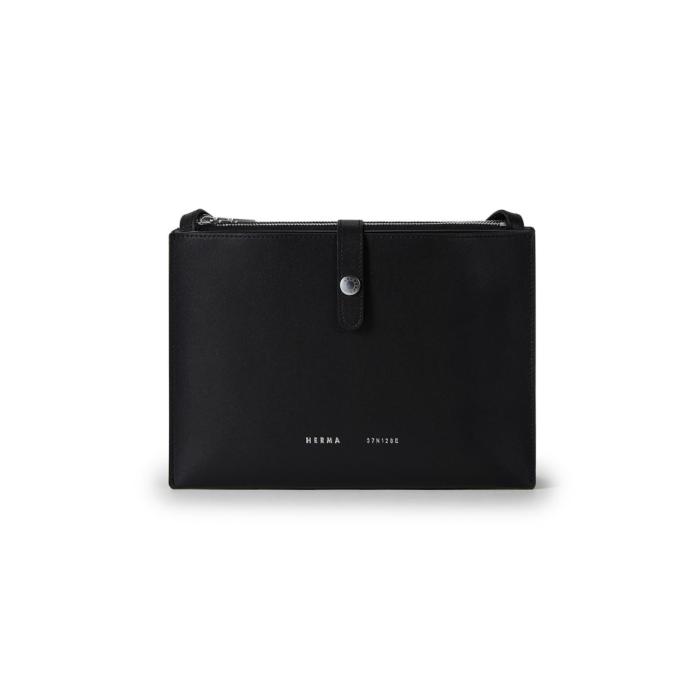 a black leather dopp kit