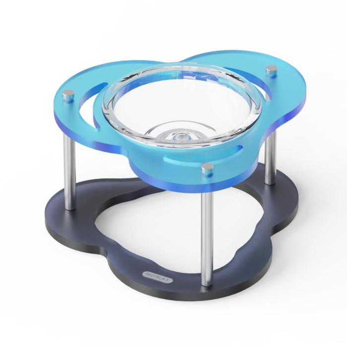 Inspired by the shape of flower petals, its minimal curves and trendy colors allow it to serve as both a pet bowl and a decorative interior piece.