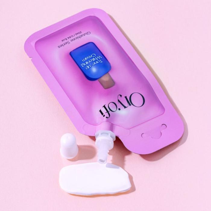 a light texture as if applying soft lotion.
It's a soft and light lotion that adheres to the skin without clumping.