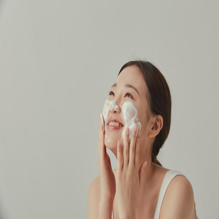 The secret to meticulous cleansing—soft, dense micro-foam.
