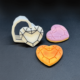 Heart: 5x4 (cm)