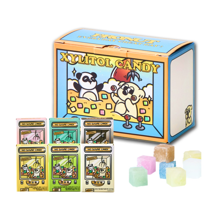 the box and the contents of the game