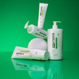 MADECA MD LOTION 500g.
Dry skin and damaged skin barrier.
4 FREE: NO silicon, NO NOpreservatives, NO coloring agent, NOfragranc.
3 TECA: Asiaticoside, Asistic acid, Madecassic acid