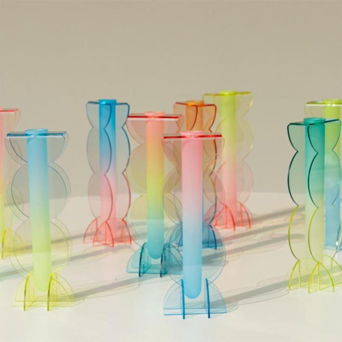 Handcrafted acrylic vase dyed to perfection