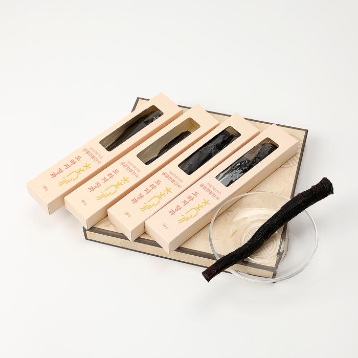 the packaging and the box