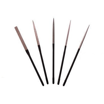 the four different sizes of knitting needles