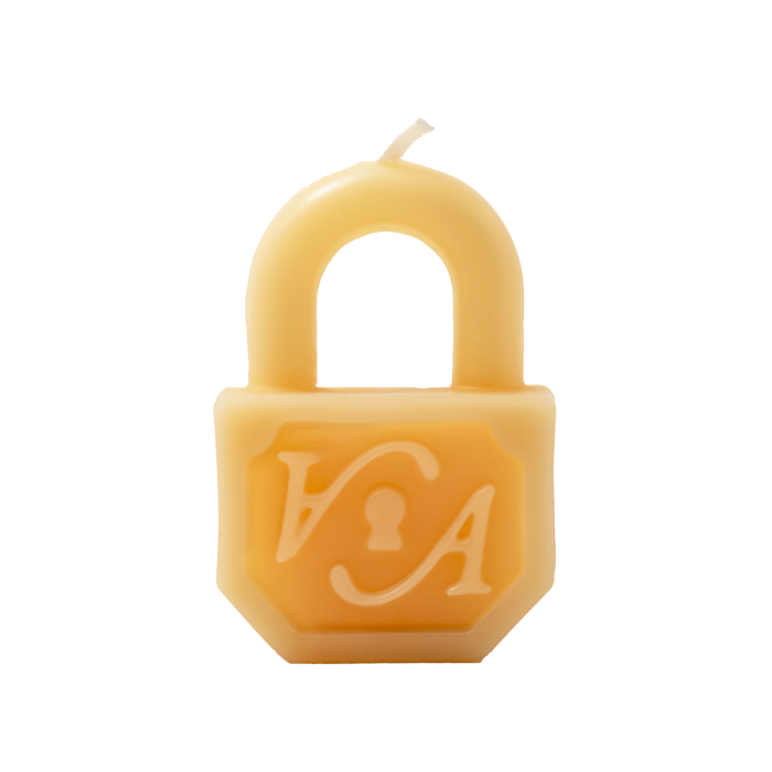 A door to you Lock Objet Candle