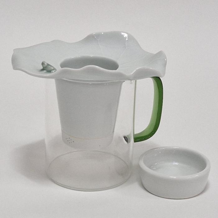 This image represents a white tea infuser.