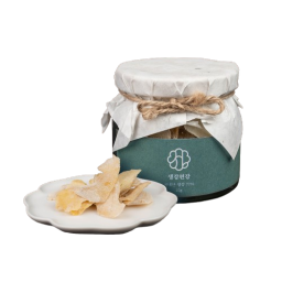 A crispy yet tender ginger confection that begins with the bold, spicy kick of fresh ginger and finishes with a gentle sweetness