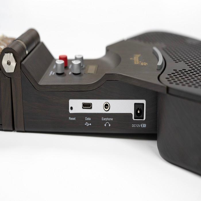 High-performance MCU with DSP (Digital Signal Processor) 2 Audio Codecs 32GB SD Memory Bluetooth V4.0 2,600mA Lithium-Ion Battery (3 hours for full charge, 6 hours of continuous use) Digital Control Volume / Rotary Switch (Encoder) x 4 OLED Display (Dot Matrix 128 x 32)