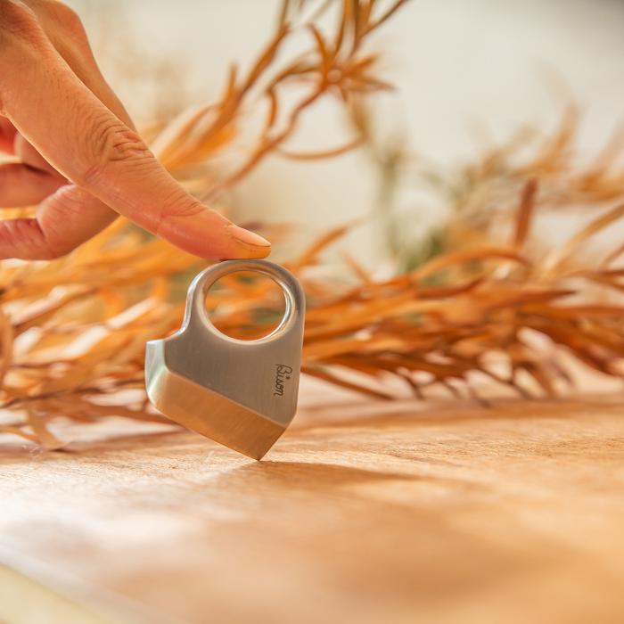 It is smaller than my finger.