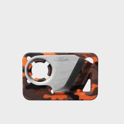 Slide out the knife from the Saya case.