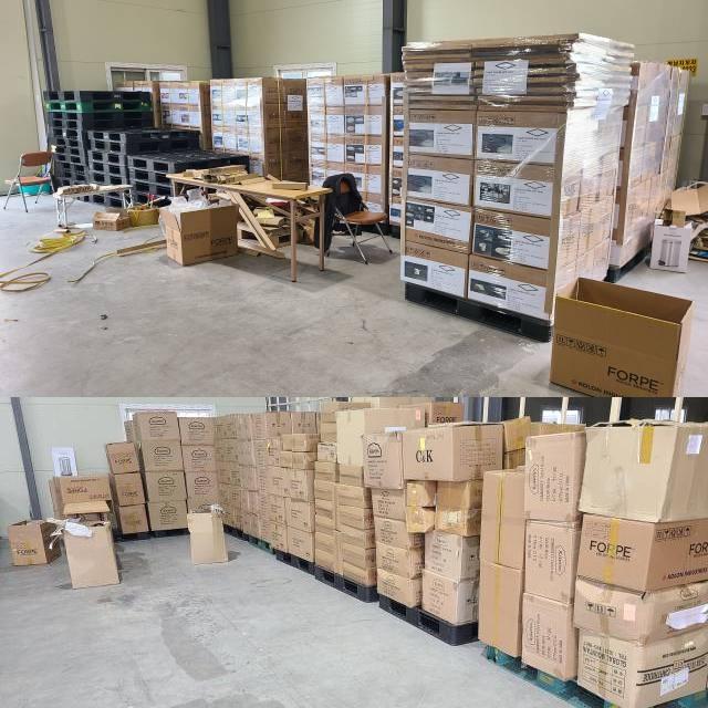 We packed 37,449 ceramic bowls, which can be served in hundreds of different styles, into 855 boxes. The total weight is 35 tons. In addition, there are 7,437 household necessities and 107,000 forks, knives, and spoons. Altogether, the total weight amounts to 41.3 tons