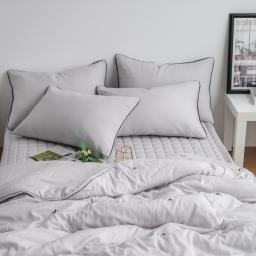 A calm gray tone with playful panda details for a modern yet cozy atmosphere.