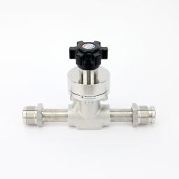 High-pressure globe valve