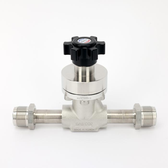 High-pressure globe valve