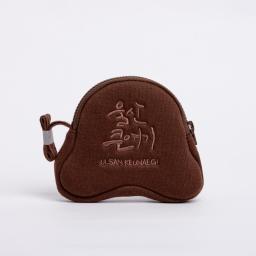 brown leather pouch