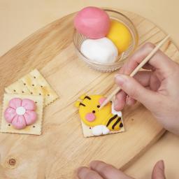 FOODIE CLAY Endangered Animal Series - Honey Bee