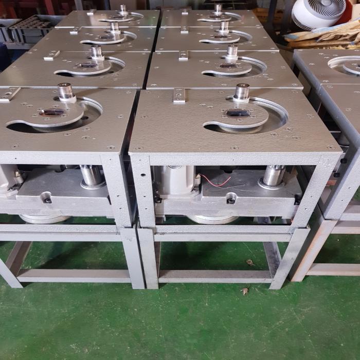 Strong machanical bender with two preset angle locks to save valuable man hours