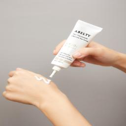 Clean and smooth skin texture provided by the rich amino acids and vitamins of bitter melon and Chuncheon rice.