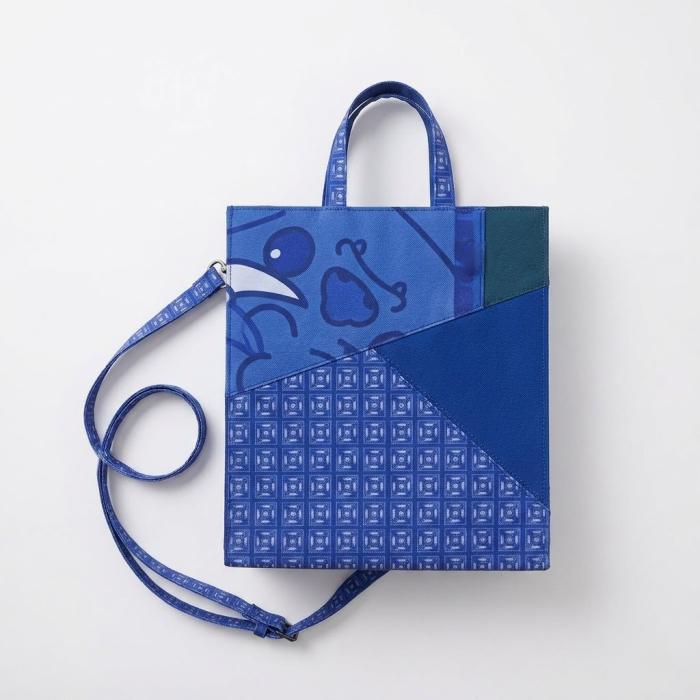 blue tote bag
